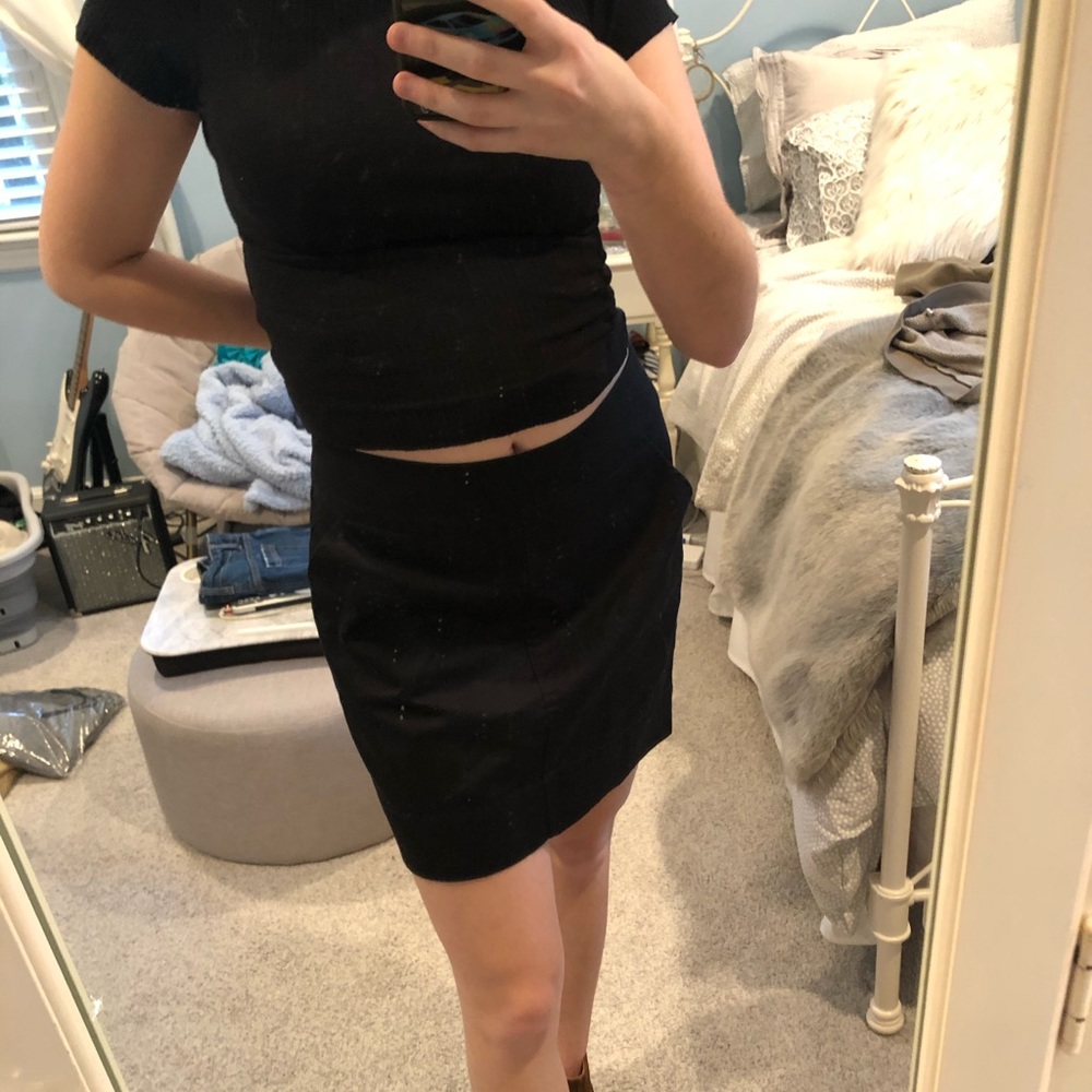 TRINA TURK BLACK PENCIL SKIRT